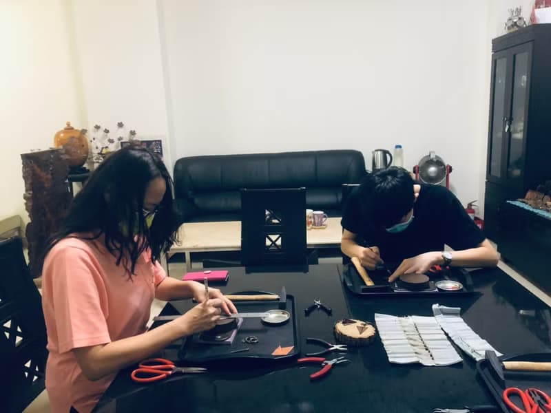 【體驗】金工手作│飛機鑰匙圈+染色可敲字│文化幣│台南旅遊