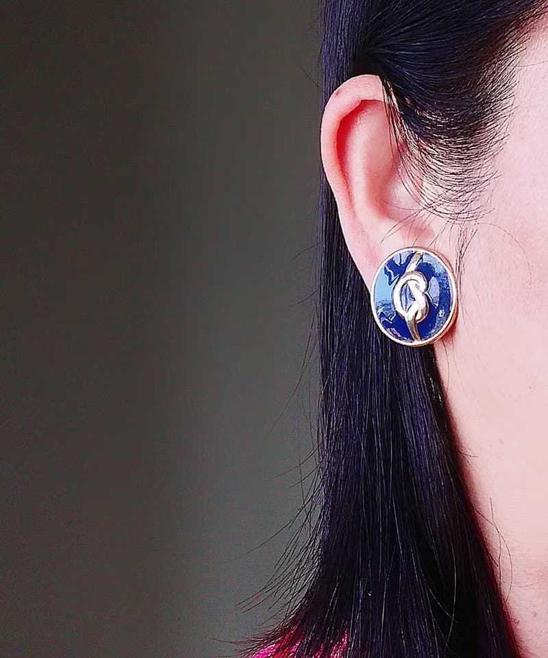 vintage jewelry  典雅深藍琺瑯綴金 夾式耳環