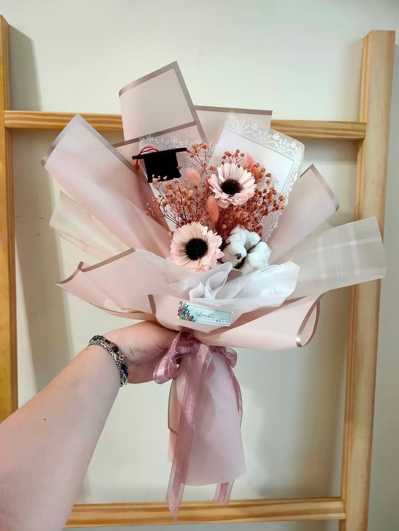 【藍芯手作】學士帽畢業花束 畢業送禮 情人節花束 生日 香皂花