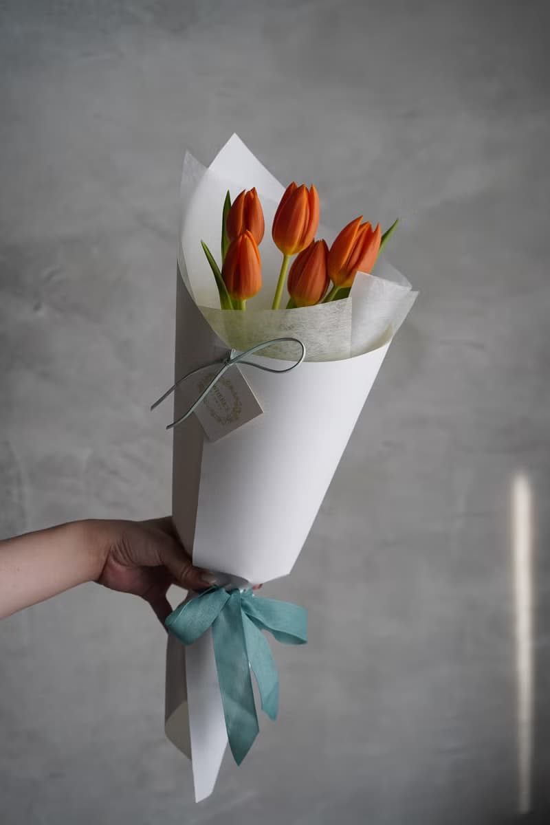 不挑色鬱金香花束_鮮花