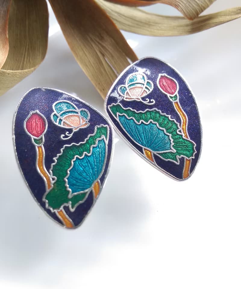 【西洋古董飾品 】景泰藍 紫底 蝴蝶 荷花花苞 花卉 針式耳環