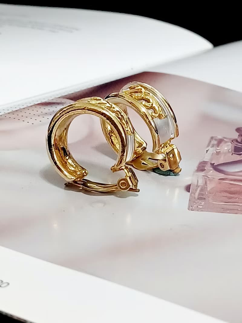 vintage jewelry  古典金色環形金錢豹夾式耳環