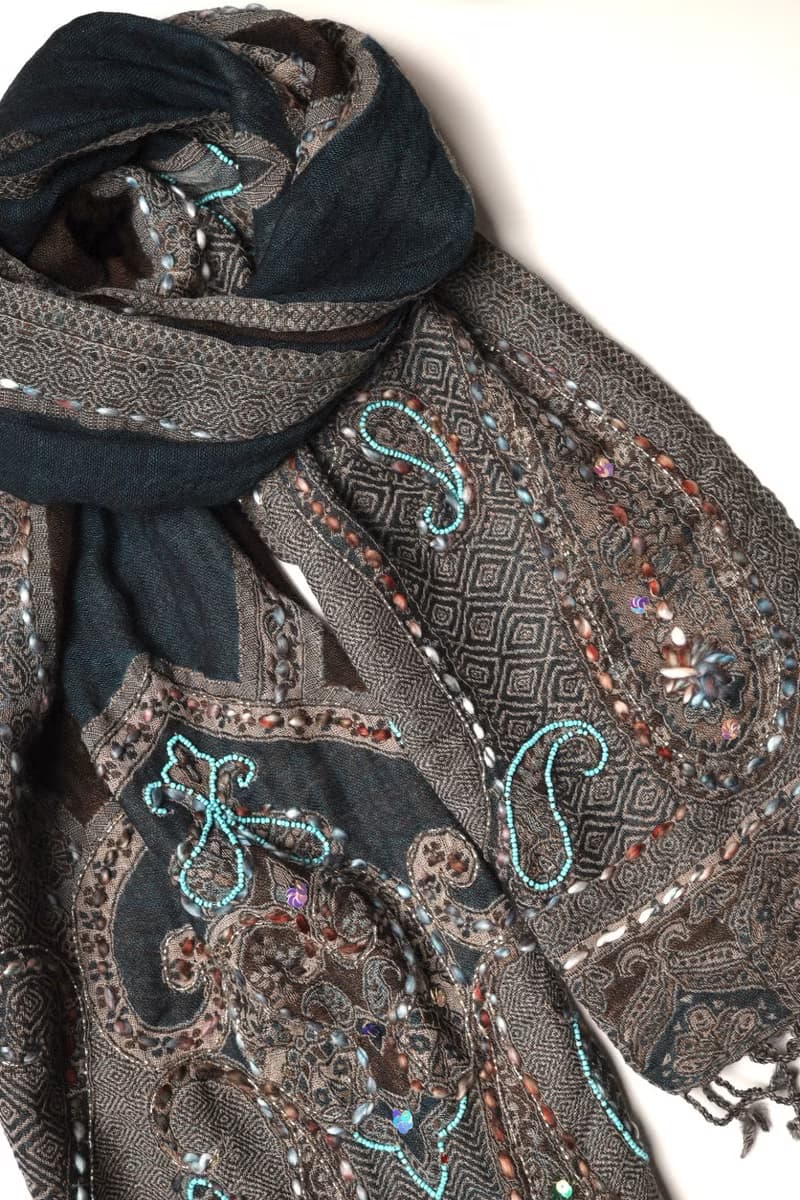 【精品禮盒】喀什米爾水煮羊毛手工刺繡圍巾披肩藍綠咖啡透紗釘珠