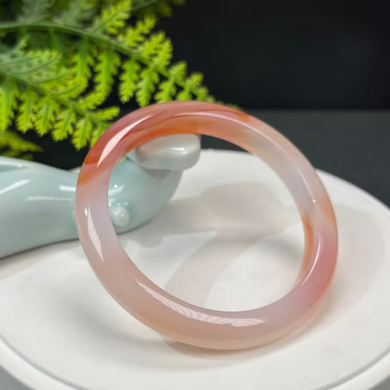 高品質 馬達加斯加 漸變紅瑪瑙手镯 60+MM 冰潤千層天眼 本命年