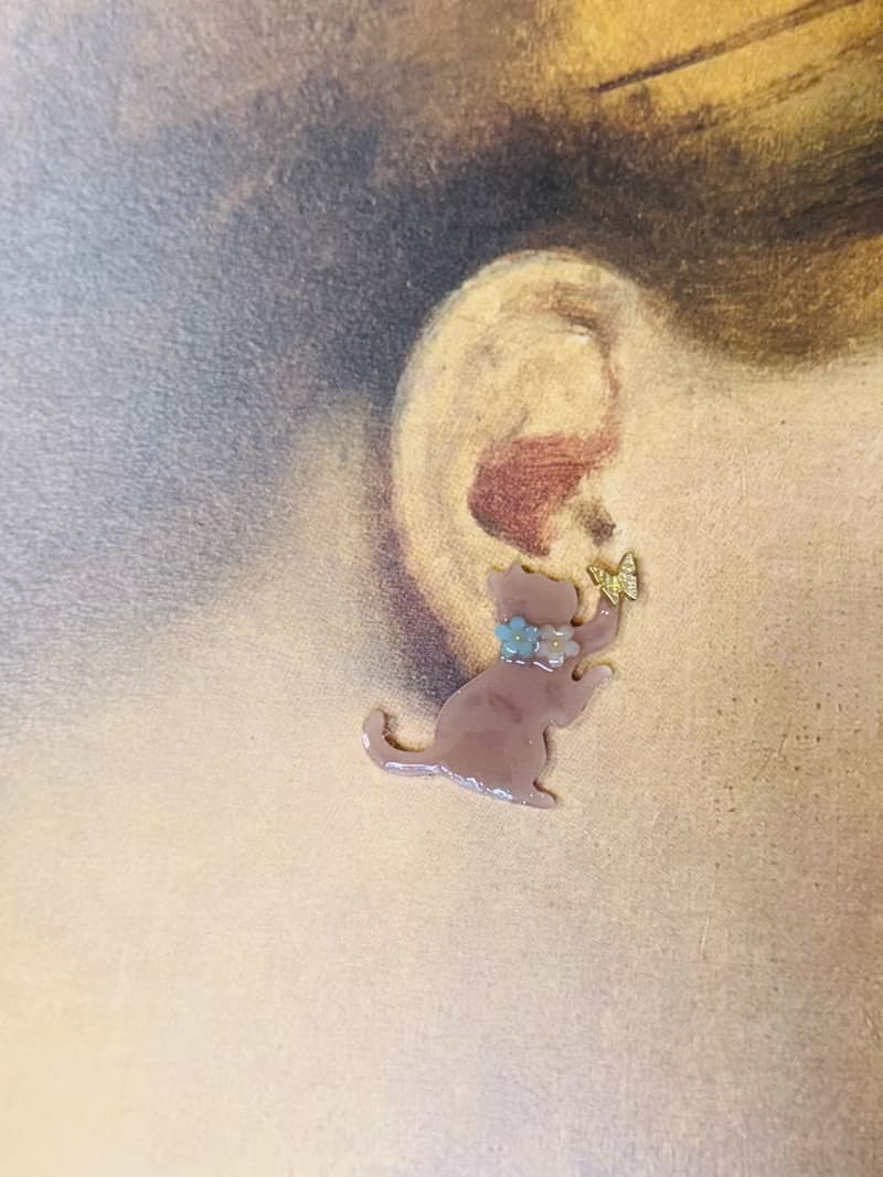 貓咪系列 - 撲蝴蝶的小貓耳環