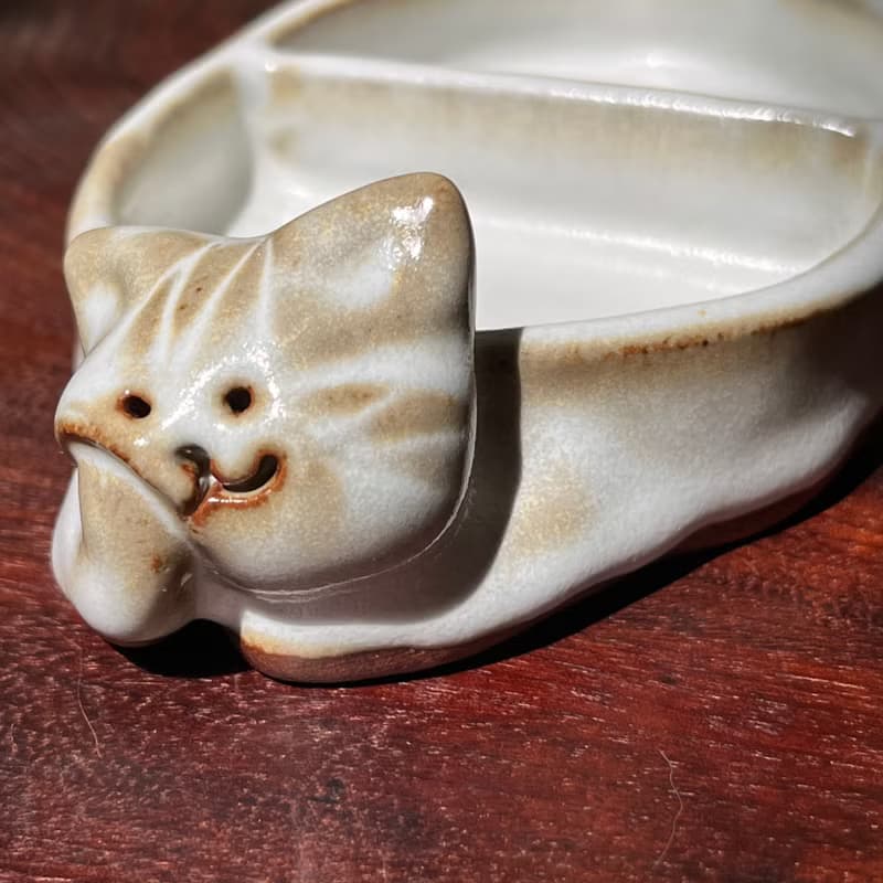雙拼白貓碟 / 陶