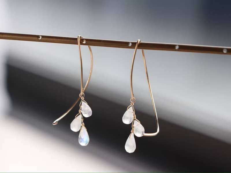 14kgf- Rainbow moonstone half curl pierced earrings