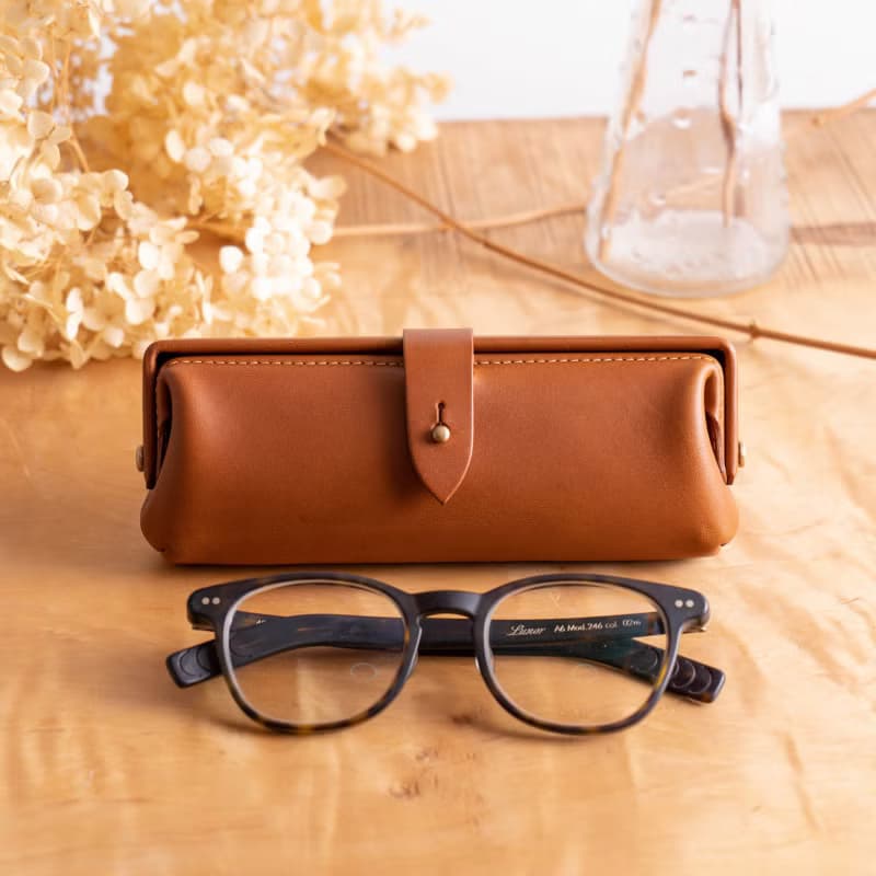 Paka-glass Slim #PeacockBlue イタリアンレザーの眼鏡ケース【入学祝】【就職祝】【カスタム可能なギフト】