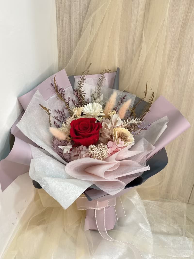 永生紅玫瑰粉紫色花束