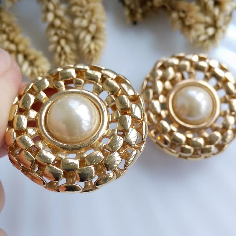 Vintage Jewelry 西洋古董飾品 大圓簍空 仿珠 夾式耳環