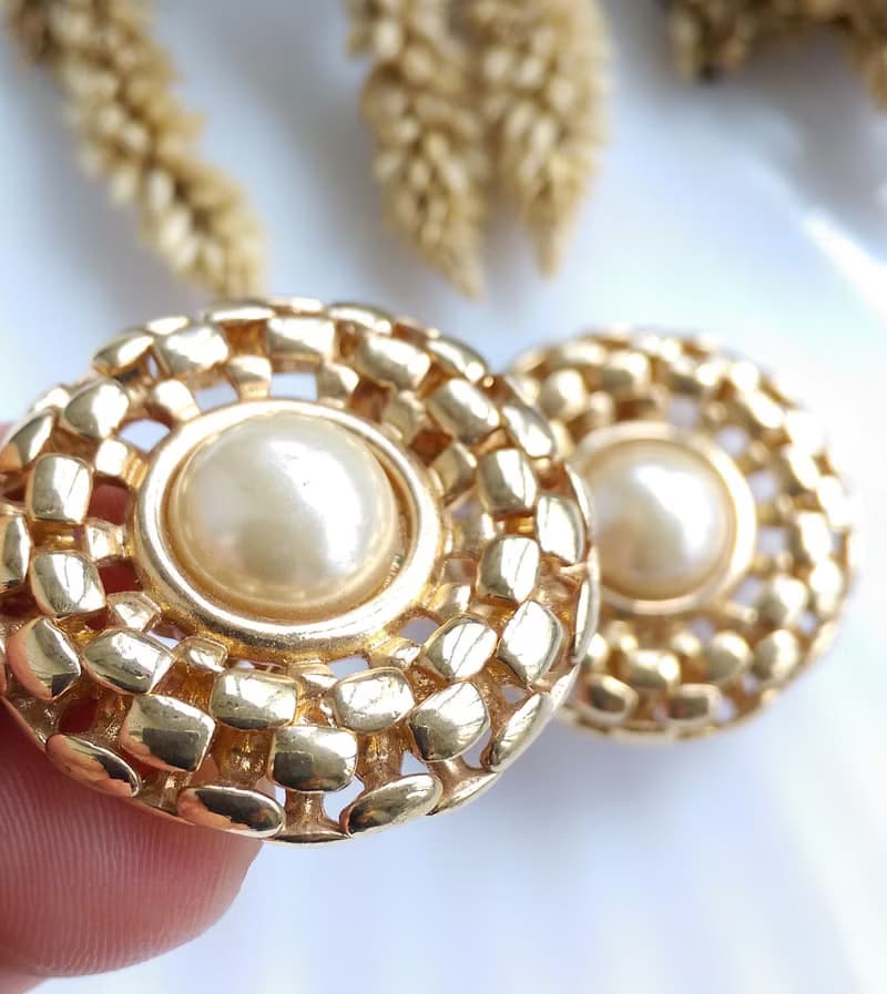 Vintage Jewelry 西洋古董飾品 大圓簍空 仿珠 夾式耳環