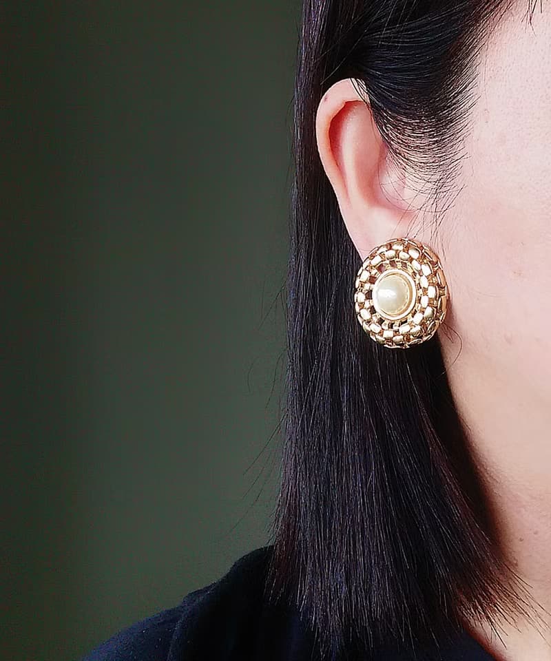 Vintage Jewelry 西洋古董飾品 大圓簍空 仿珠 夾式耳環