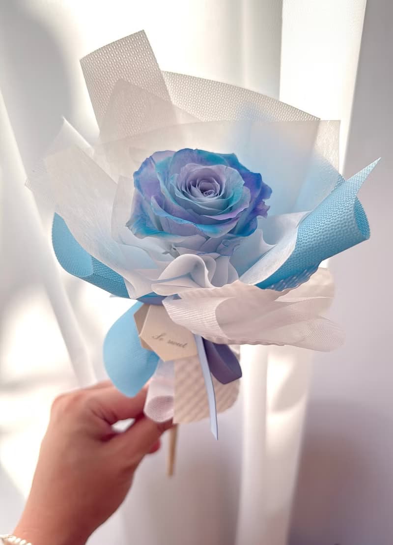 獨家人魚玫瑰單朵花束 附提袋