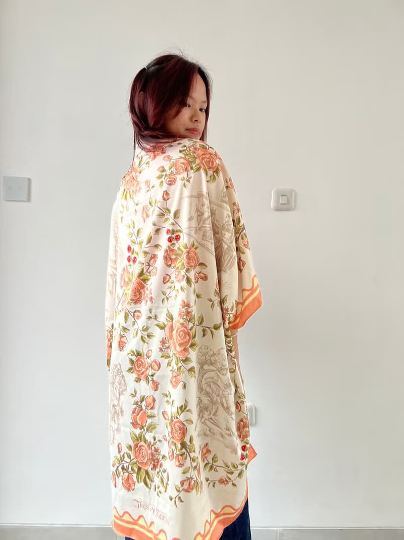 The Milkmaid Outer Scarf en Rose Toile