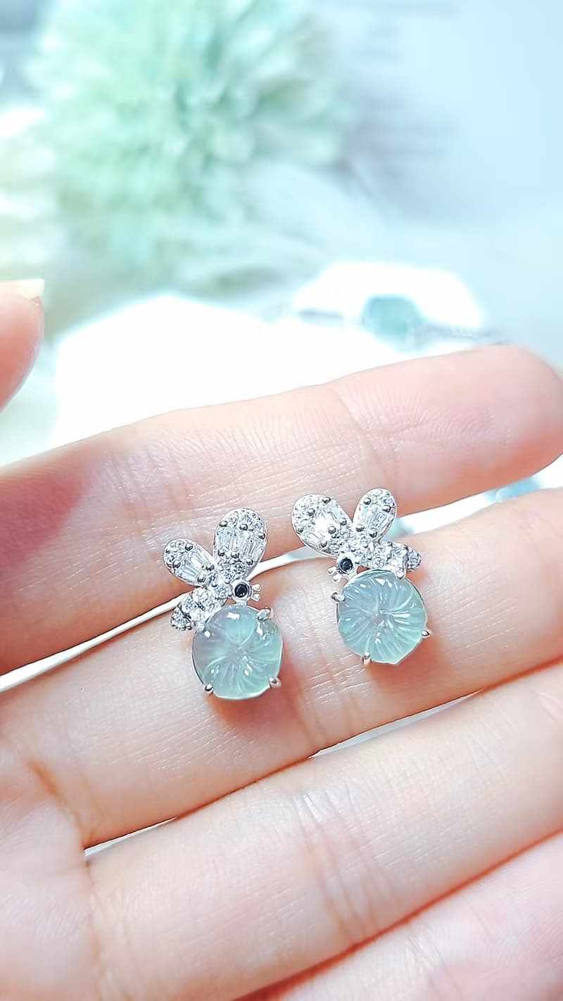 |仙氣冰玻藍花|A貨翡翠冰玻淡晴藍花7.8mm純銀鍍18k蝴蝶耳環