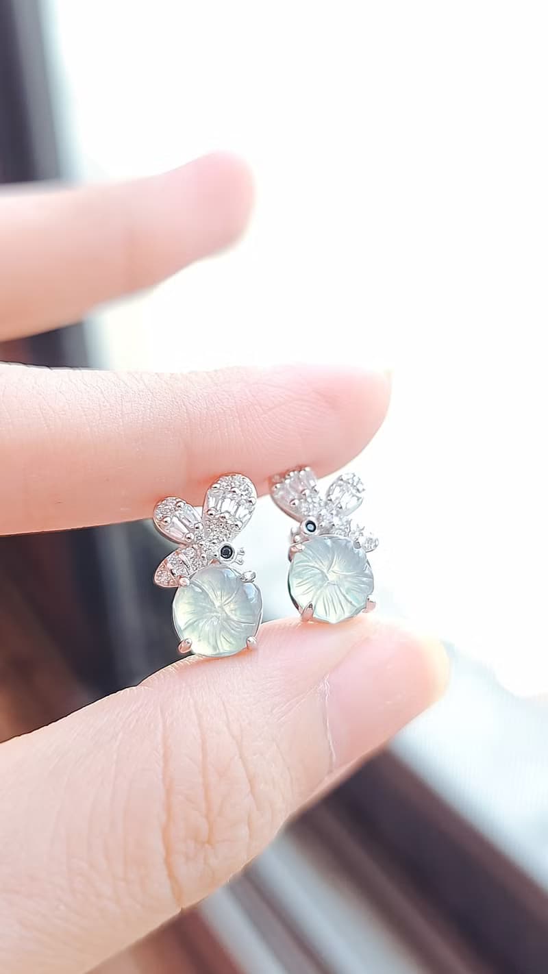 |仙氣冰玻藍花|A貨翡翠冰玻淡晴藍花7.8mm純銀鍍18k蝴蝶耳環