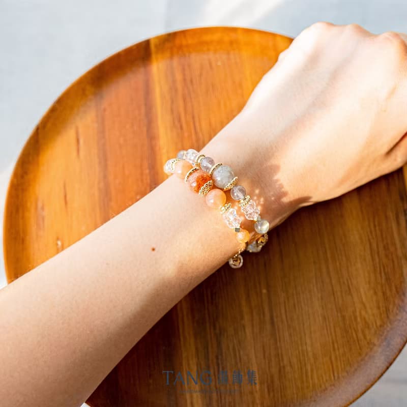 青蘊鎏光 磁吸手鍊。【鎏光款】阿魯沙 金太陽 白水晶。招貴人