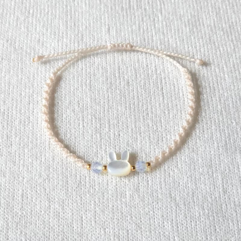 White Rabbit Mother-of-pearl Onyx Opalite Macrame Knot Bracelet