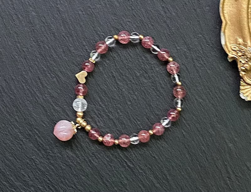 招桃花旺人緣-星光草莓晶x藍針白水晶x白水晶x鹽源瑪瑙黃銅手鍊