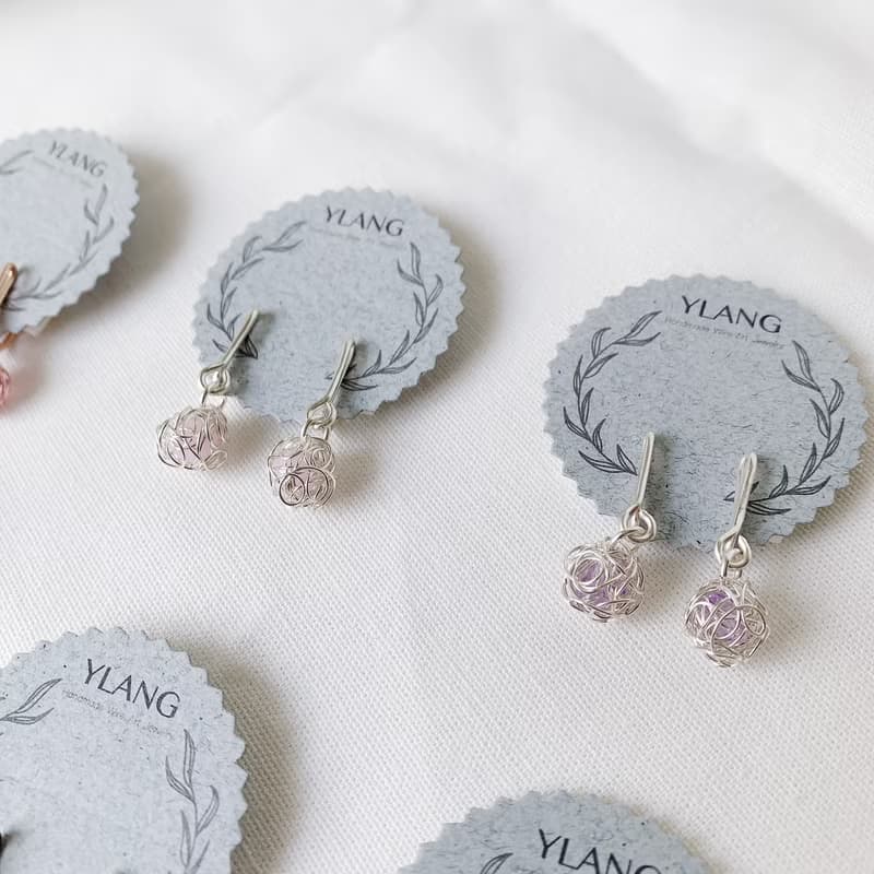 YLANG【玫瑰花球~甜美淺色】金屬線球水晶耳環Swarovski