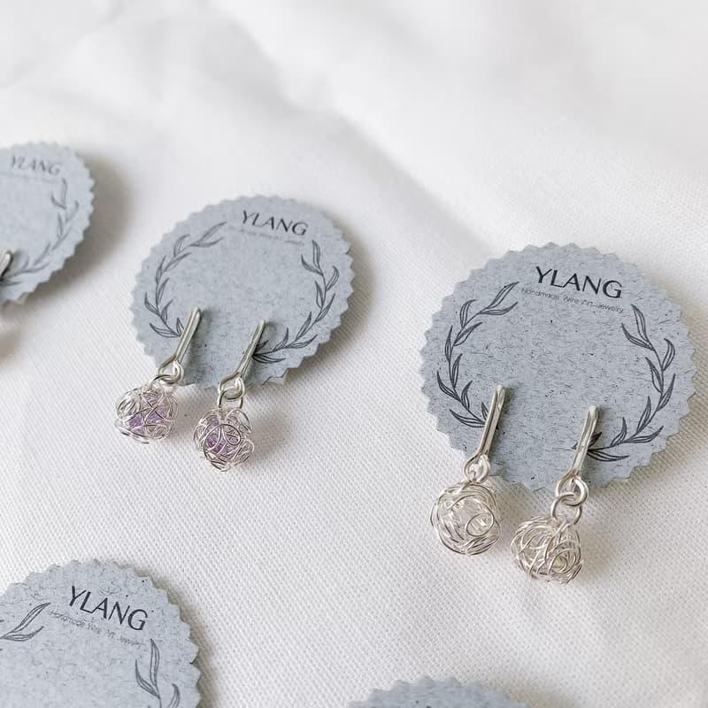 YLANG【玫瑰花球~甜美淺色】金屬線球水晶耳環Swarovski
