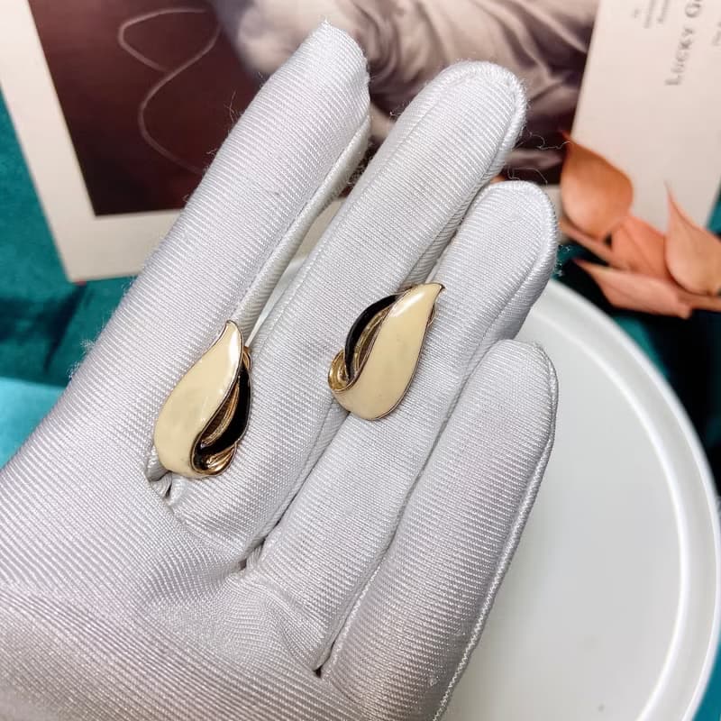 【西洋古董飾品】精品花葉琺瑯工藝 柔美花卉線條 耳環耳夾
