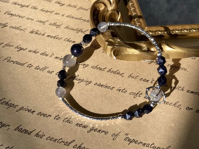 【月光下的星河。手鍊】藍砂石、灰月光石、拉長石|s925純銀|