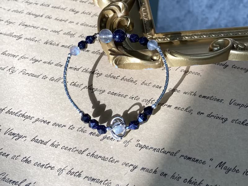 【月光下的星河。手鍊】藍砂石、灰月光石、拉長石|s925純銀|