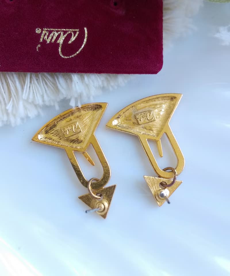 Vintage Jewelry 西洋古董飾品 Duri 金色調 啞光三角 針式耳環