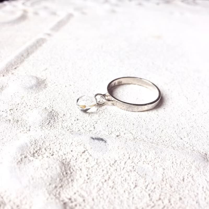 MIH 金工首飾 | 天真 innocence 水晶水滴純銀戒指 crystal ring