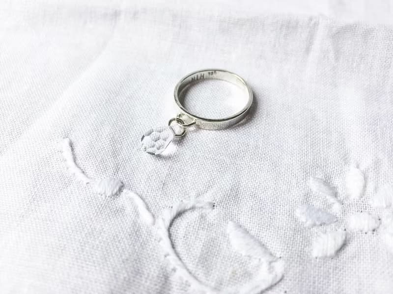 MIH 金工首飾 | 天真 innocence 水晶水滴純銀戒指 crystal ring