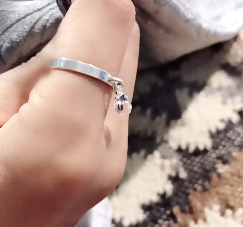 MIH 金工首飾 | 天真 innocence 水晶水滴純銀戒指 crystal ring