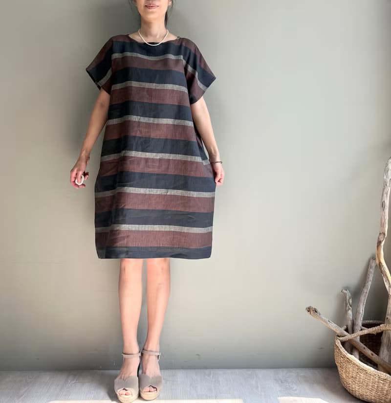 羅馬之夜/黑巧克力配色寬條紋義大利製亞麻短袖小洋裝100%亞麻
