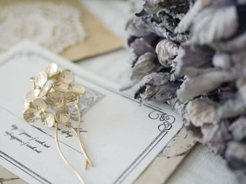 花束ピアス（片耳）