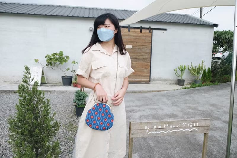 |蔓延小花| 斜背鏈條 黑色圓珠口金包 斜背包