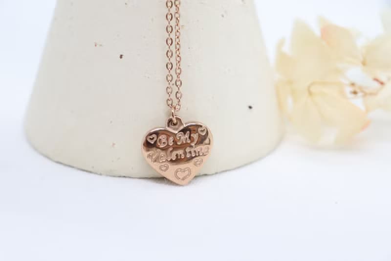 (Surgical Steel) Love Struck Heart Necklace Valentine's Day Gift for Her