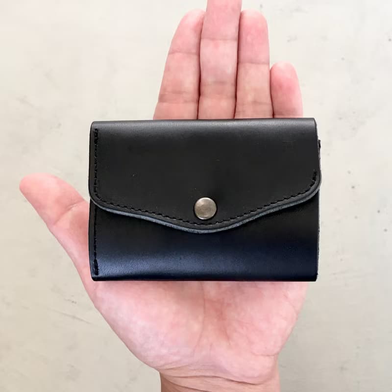 栃木レザー　ヌメ革の三つ折コンパクト財布　選べる無料or有料刻印【ブラック】