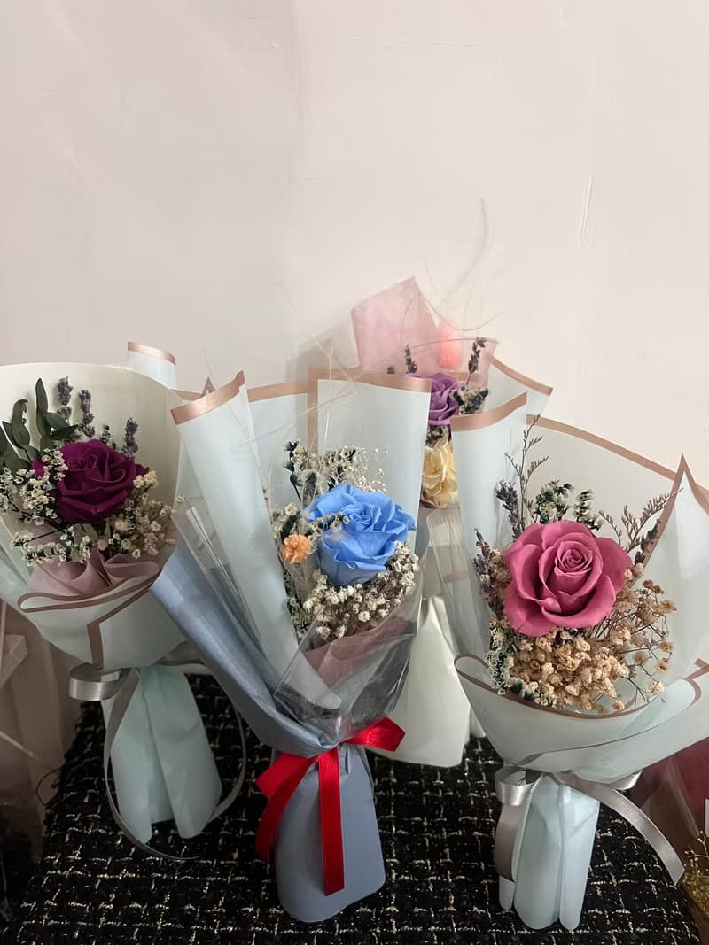 單朵粉紅精美花束/禮品/永生花/不凋花/乾燥花/滿天星