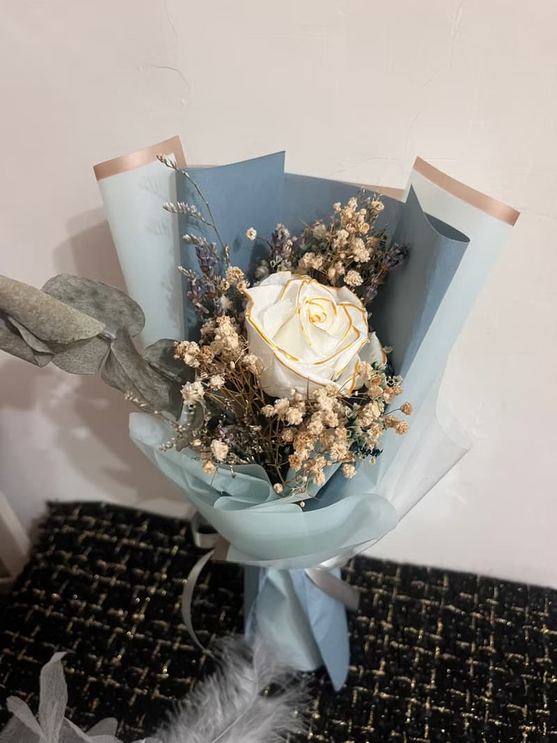 單朵粉紅精美花束/禮品/永生花/不凋花/乾燥花/滿天星