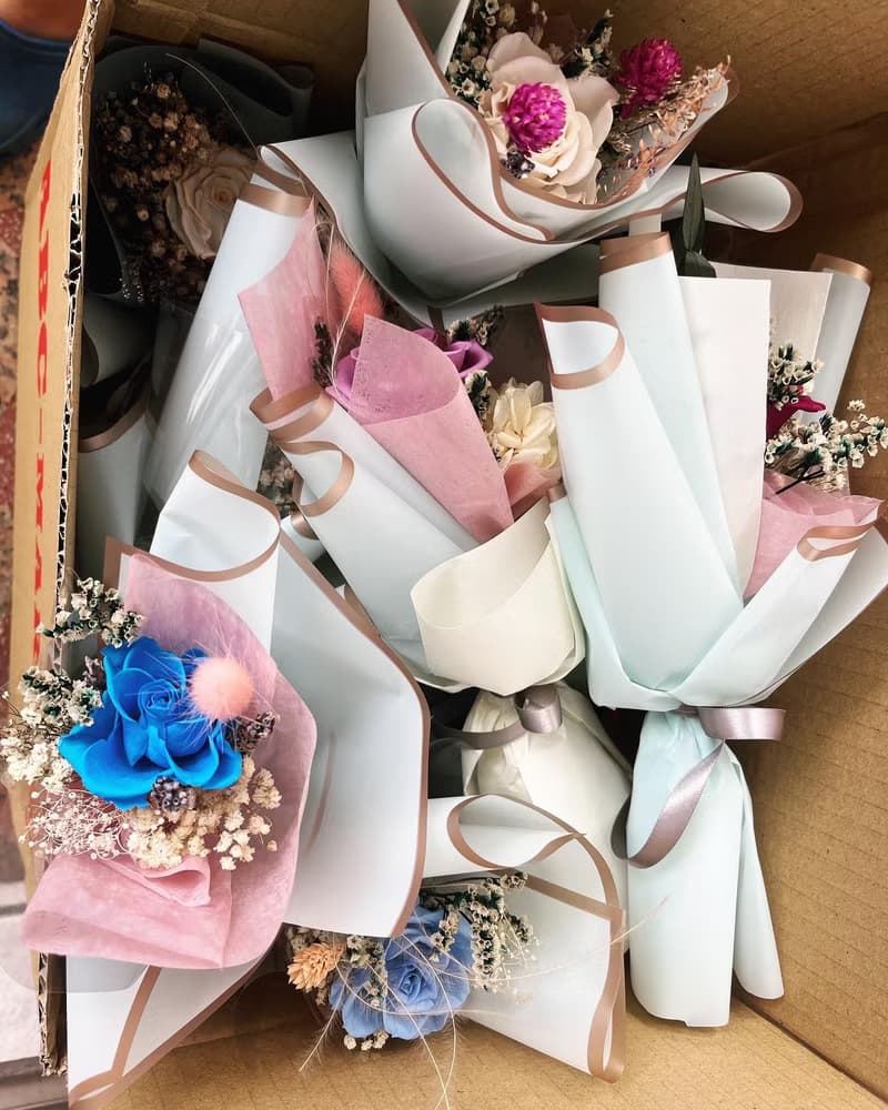 單朵粉紅精美花束/禮品/永生花/不凋花/乾燥花/滿天星