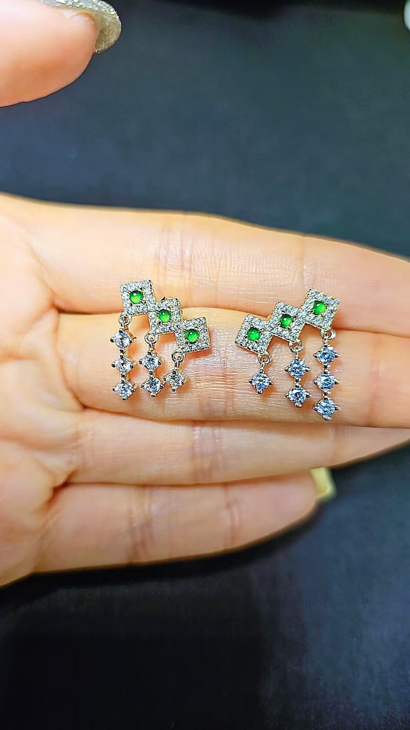 |財富女神|A貨翡翠冰玻綠多顆蛋面2.5mm純銀鍍18k流蘇款耳環