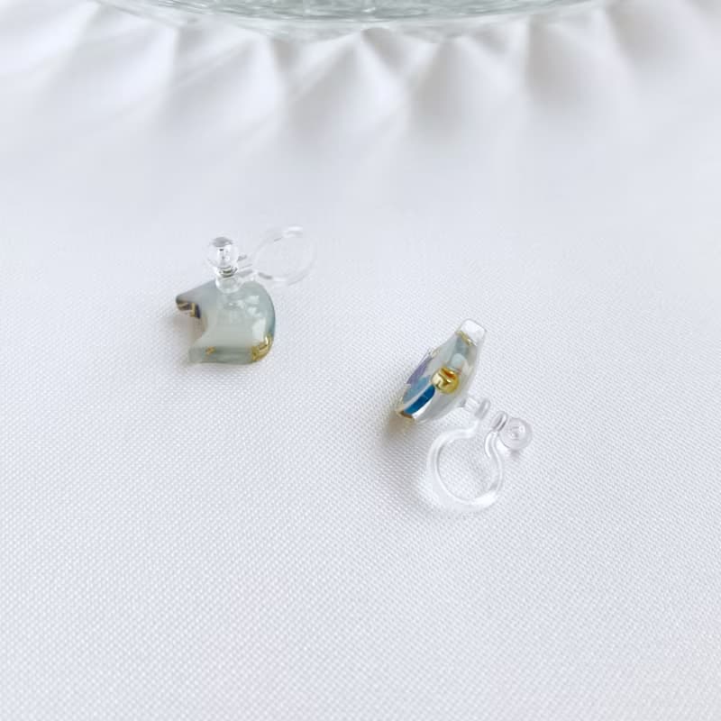 簡約貓貓。天然石 青金石 藍磷灰 海藍寶 貼耳耳環 抗敏耳針耳夾