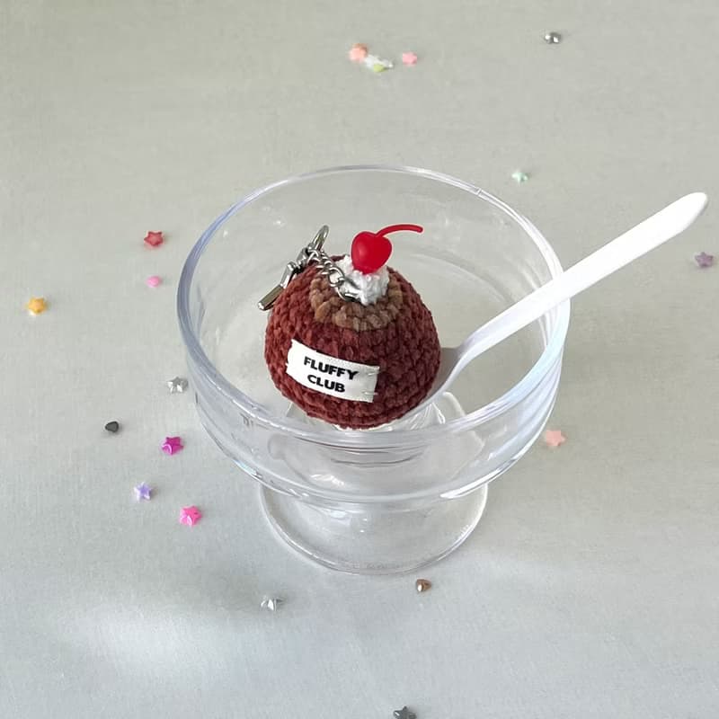 SWEET PUDIING KEYCHAIN (MILK CHOCOLATE)