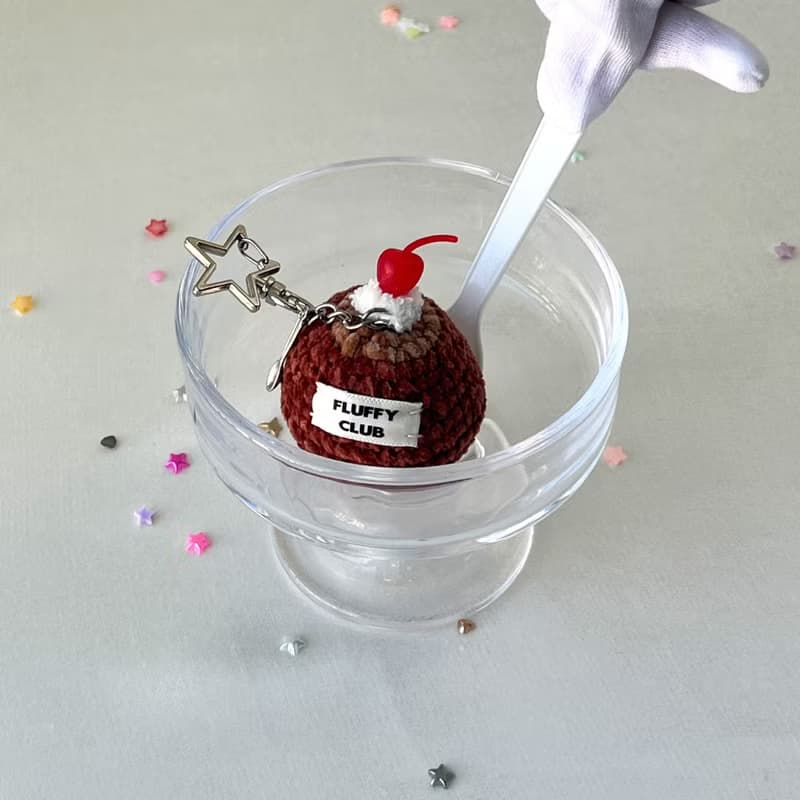 SWEET PUDIING KEYCHAIN (MILK CHOCOLATE)