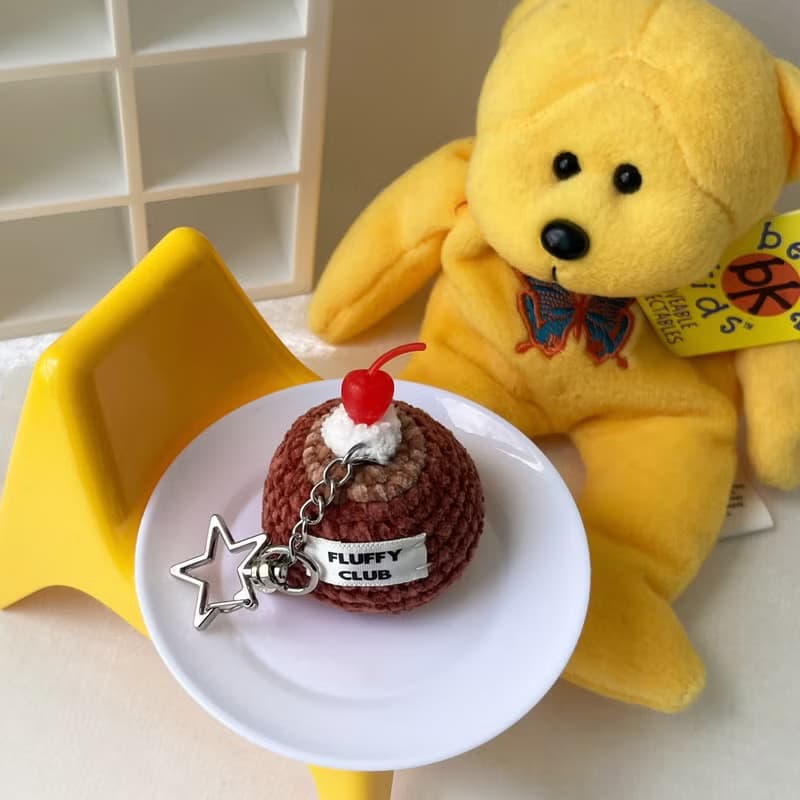 SWEET PUDIING KEYCHAIN (MILK CHOCOLATE)