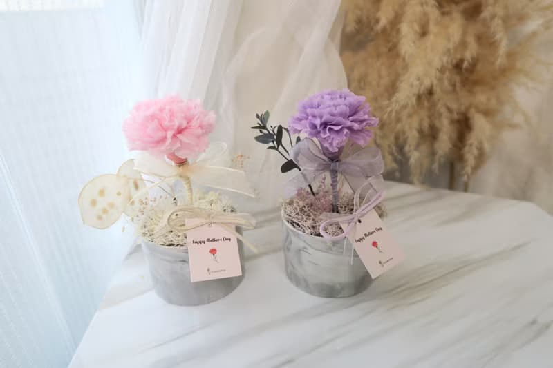 母親節禮物ー大理石紋單朵永生康乃馨桌花 | 永生花/乾燥花