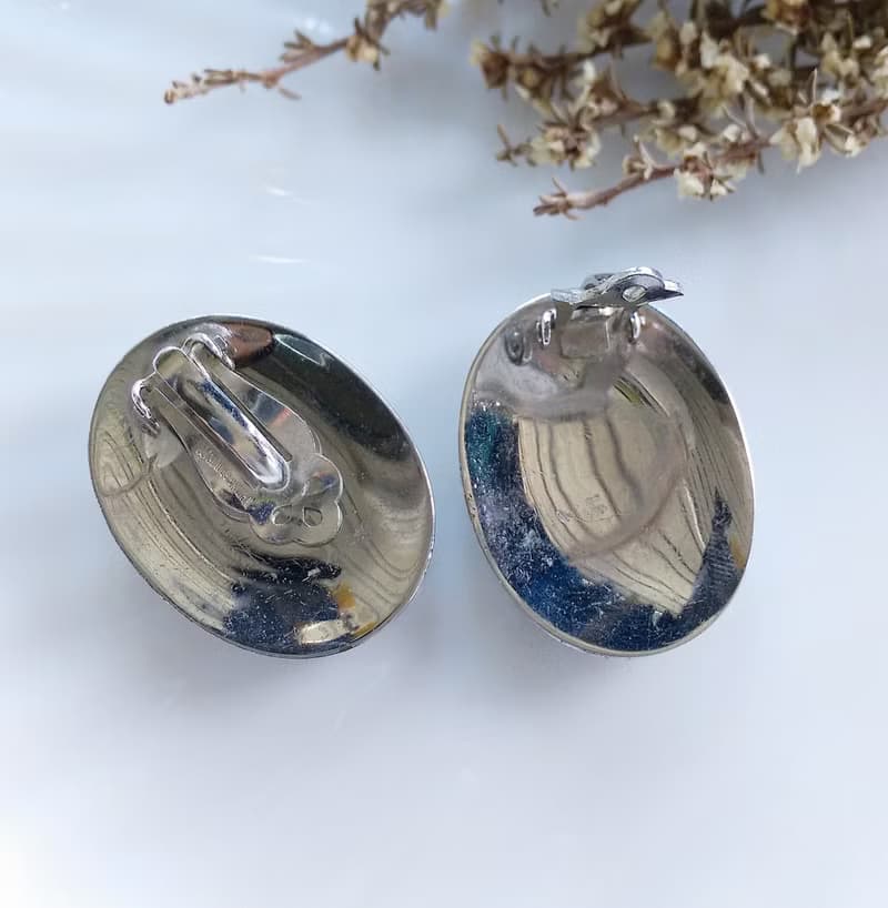 Vintage Jewelry 西洋古董飾品Whiting Davis 銀色調 徽 夾式耳環