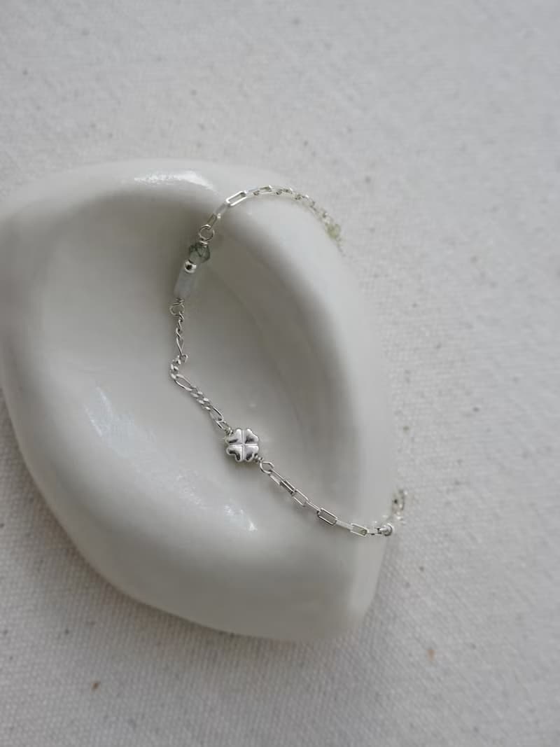 Zhu.handcrafted__Clover__純銀/光譜石/水草石