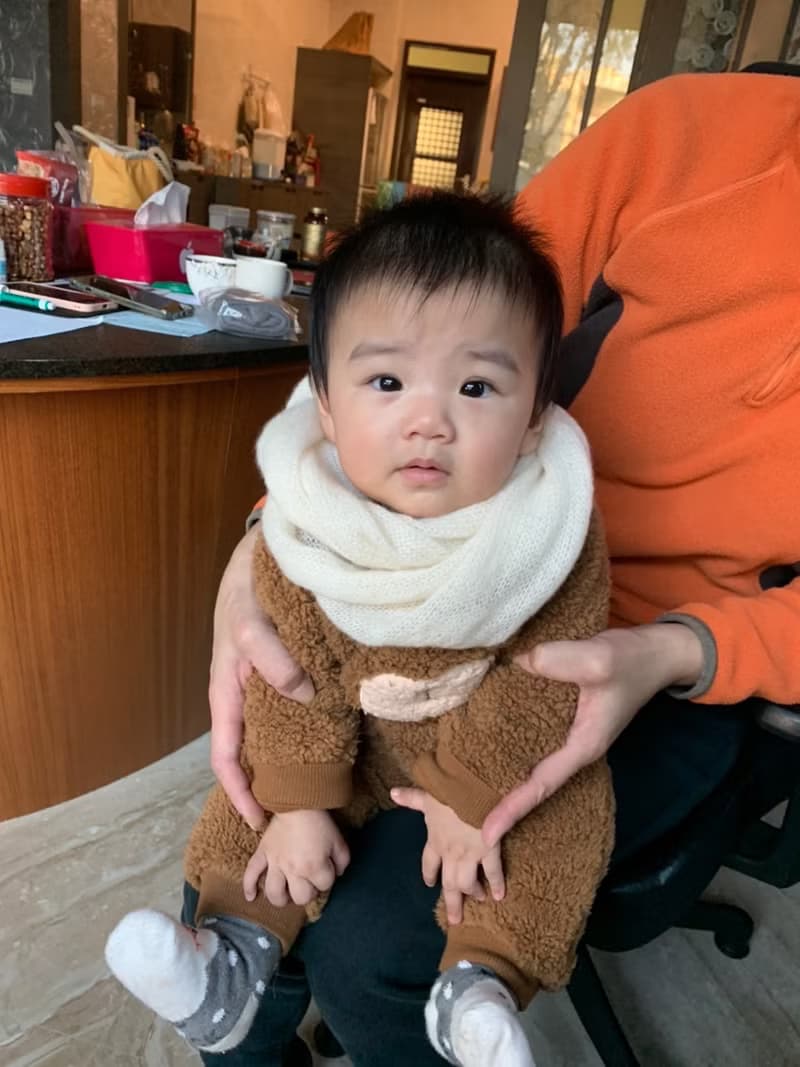 綠 蟬翼中性圍脖。高檔毛線圍脖。圍巾。可繞2圈
