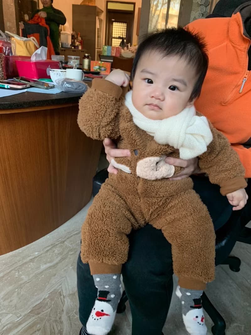 綠 蟬翼中性圍脖。高檔毛線圍脖。圍巾。可繞2圈